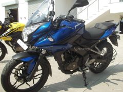 Bajaj pulsar as 200 spyshot front