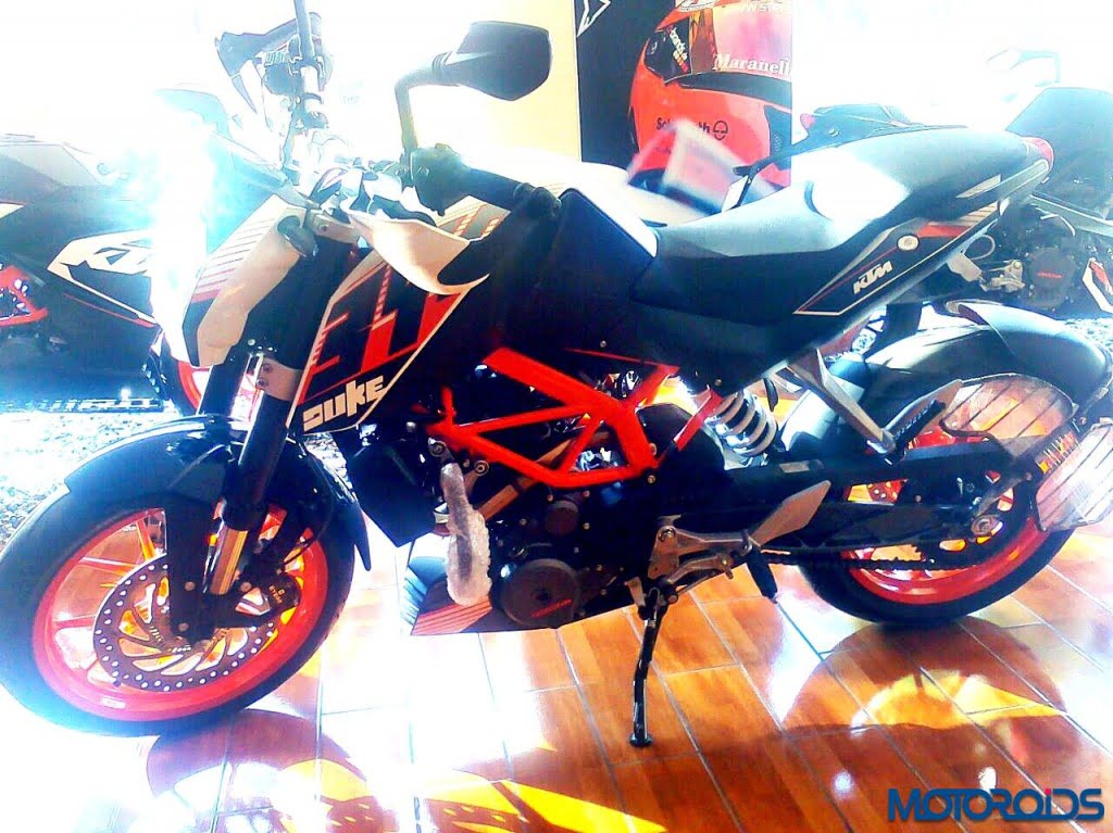 ktm-duke-390-2015-model-pics-3