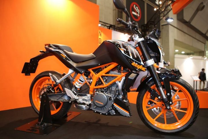 KTM-Duke-250-pics-side