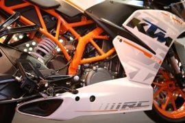 KTM-RC250-engine-pics