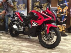 bajaj-pulsar-rs-200-pics-front-image-red