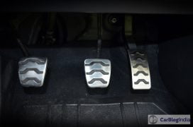 hyundai-i20-active-interior-sports-pedals