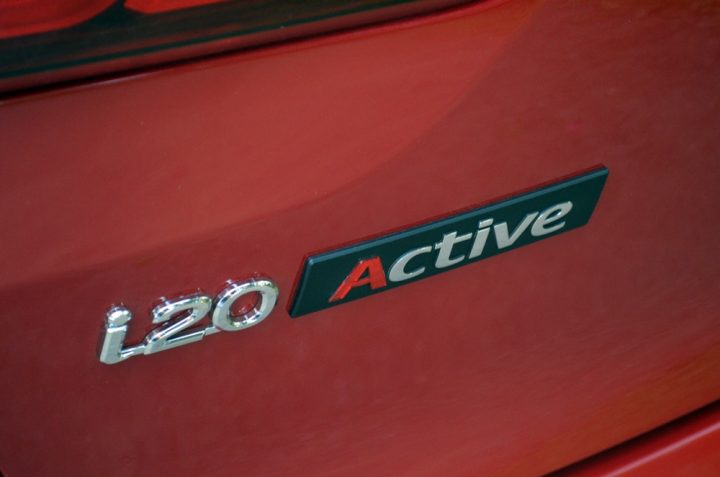 hyundai-i20-active-red