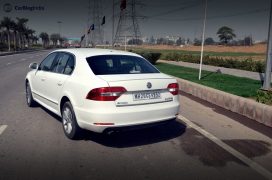 skoda-superb-review-pics-rear (2)