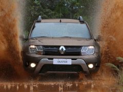 2015-Renault-Duster-facelift-grille-Brazil-pics