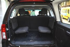 2015-Tata-Safari-Storme-facelift-interior-rear-seats-pics