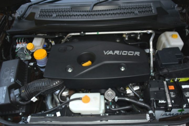 2015-Tata-Safari-Storme-facelift-varicor-engine-pics