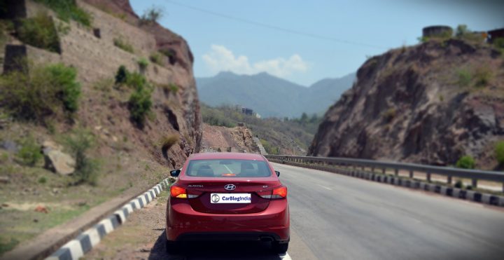 2015-hyundai-elantra-red-rear