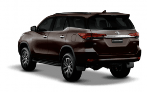 2016-toyota-fortuner-rear-angle