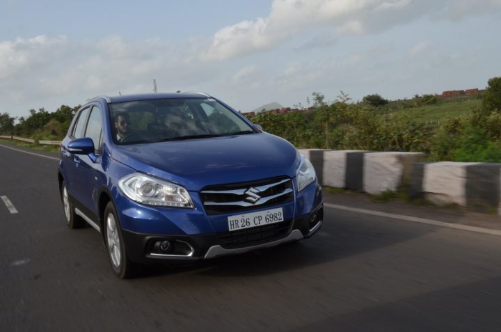 Maruti nexa s cross action image