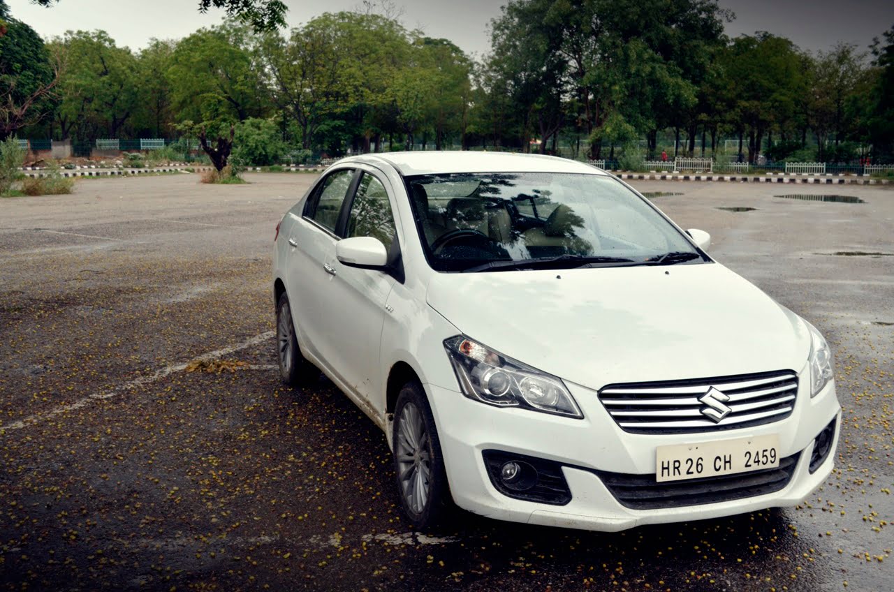 Maruti-Ciaz-Metallic-Pearl-Arctic-White-Front-Angle-Review