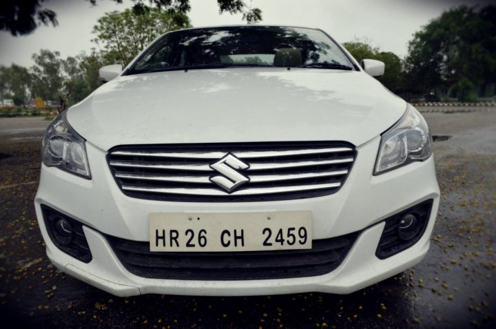 Maruti-Ciaz-Metallic-Pearl-Arctic-White-Front-Review