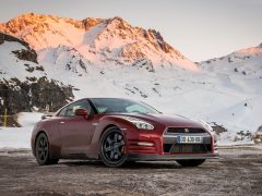 Nissan-GT-R_India-Pics-Front-Three-Quarter