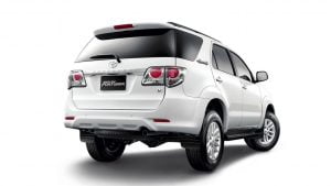 Toyota-fortuner-white-rear