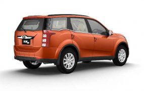 mahindra-xuv500-orange-rear-angle