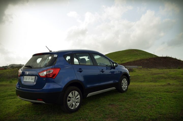 maruti-suzuki-s-cross-blue-rear-three-quarter-image