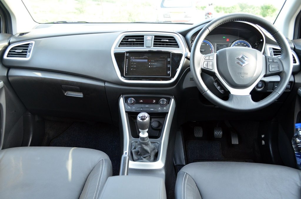 marutisuzukiscrossinteriordashboardpics CarBlogIndia