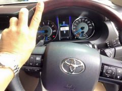 new-2016-toyota-fortuner-thailand-white-steering