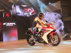 2015-honda-cbr650f-revfest-akshay-kumar