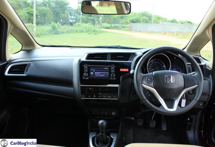 2015-honda-jazz-crimson-red-dashboard