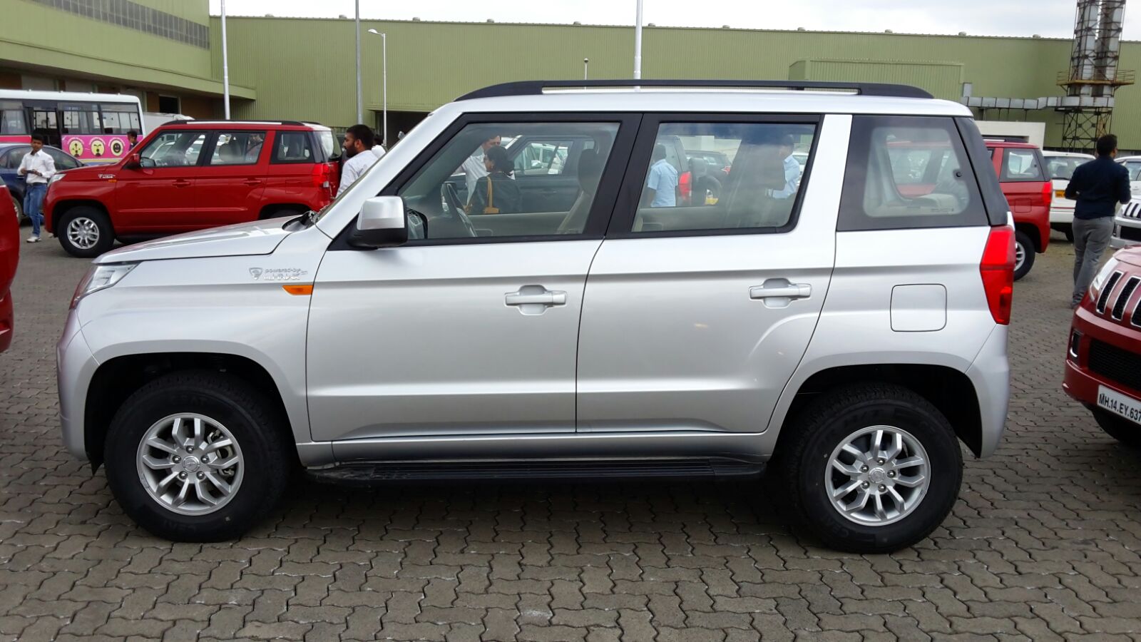 Mahindra TUV300 Price, Specifications, Mileage, Video Review