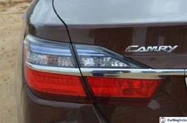 2015-toyota-camry-hybrid-review-pics-tail-light