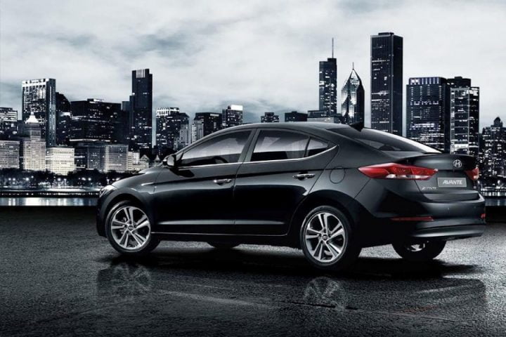 2016 hyundai elantra india 2016-hyundai-elantra-official-pics-black-rear-angle