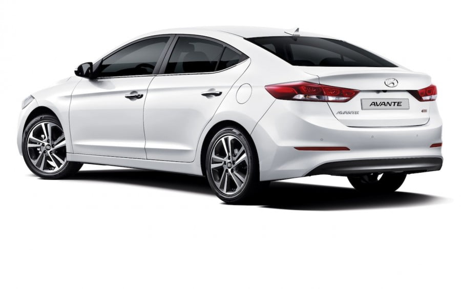 Compare the 2016 Hyundai Elantra vs Elantra GT