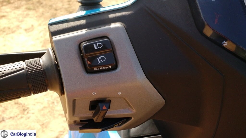heromaestroedgereviewpicsblueswitchgear CarBlogIndia