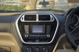 mahindra-tuv300-test-drive-review-black-centre-console