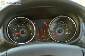 mahindra-tuv300-test-drive-review-black-dials