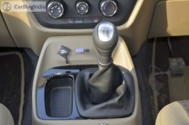 mahindra-tuv300-test-drive-review-black-gear-lelver