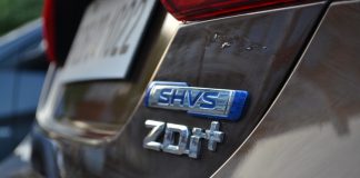 maruti-ciaz-SHVS-diesel-hybrid-review-pics-badge