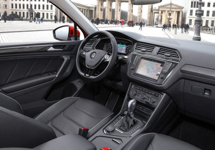 Volkswagen Tiguan India Launch, Price, Specifications, Mileage, Images volkswagen-tiguan-india-official-images-dashboard