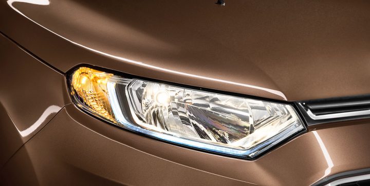 2015-ford-ecosport-official-pics-headlamp