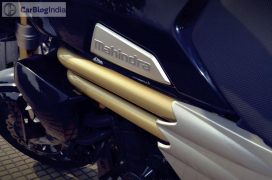 mahindra-mojo-300-review-side-golden-bars