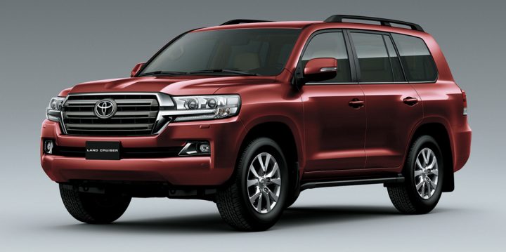 2015 toyota landcruiser 200 india official pics front angle