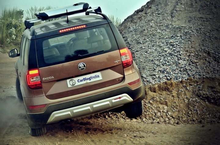 new-skoda-yeti-rear-action-2