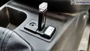 fiat-avventura-abarth-test-drive-review-pics-usb-port