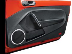 new-volkswagen-beetle-india-official-images-door-inside