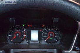 2016-mahindra-kuv100-dials