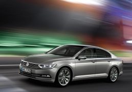 2016-volkswagen-passat-auto-expo-2016- (1)