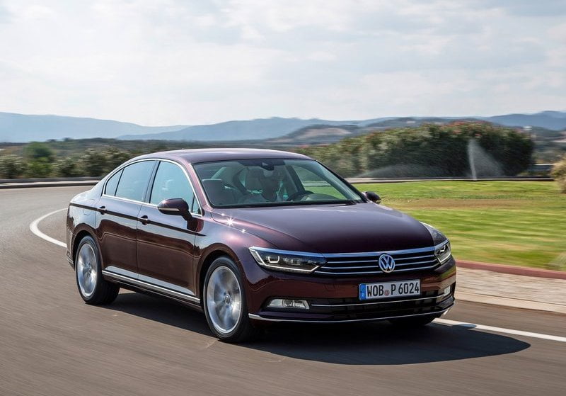 2016-volkswagen-passat-auto-expo-2016- (3)