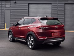 Hyundai-Tucson_2016_India_Launch_Pics_rear-angle-red-2