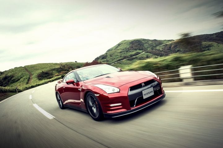 2015-nissan-gt-r-review-photos-front-angle-action