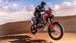 2016-Honda-Africa-Twin-action-pics