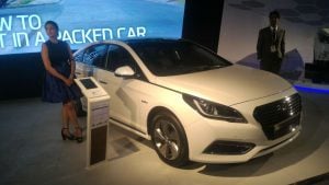 hyundai-sonata-phev-hybrid-pics-2