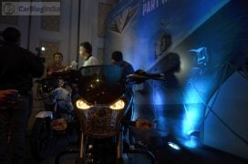 bajaj-v15-photos-front-headlight-pilot-lamps