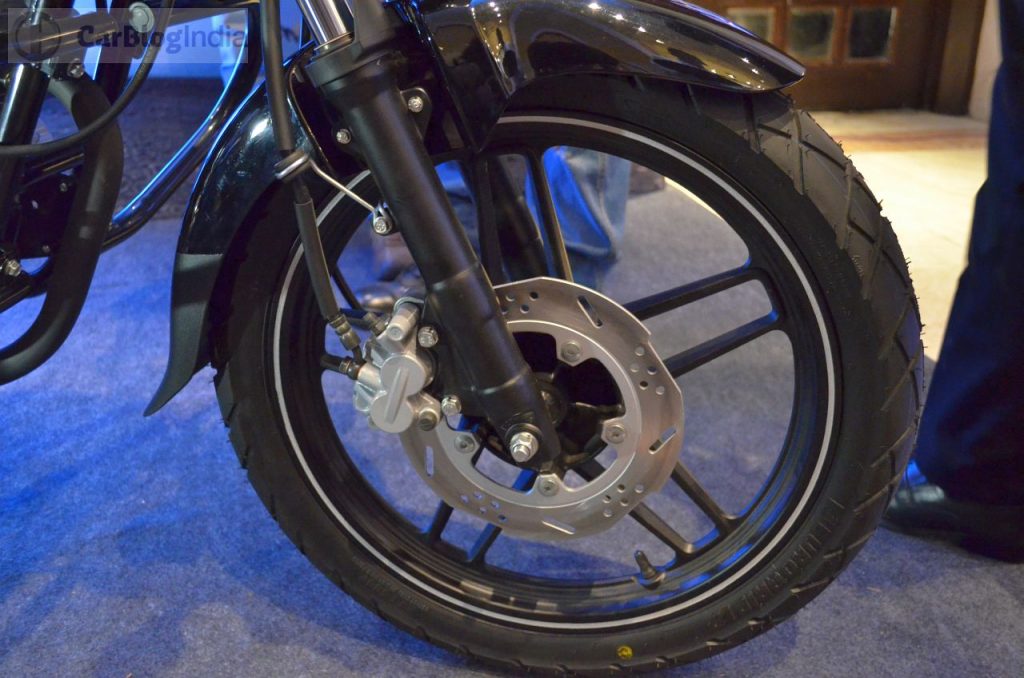 bajaj v12 back tyre price