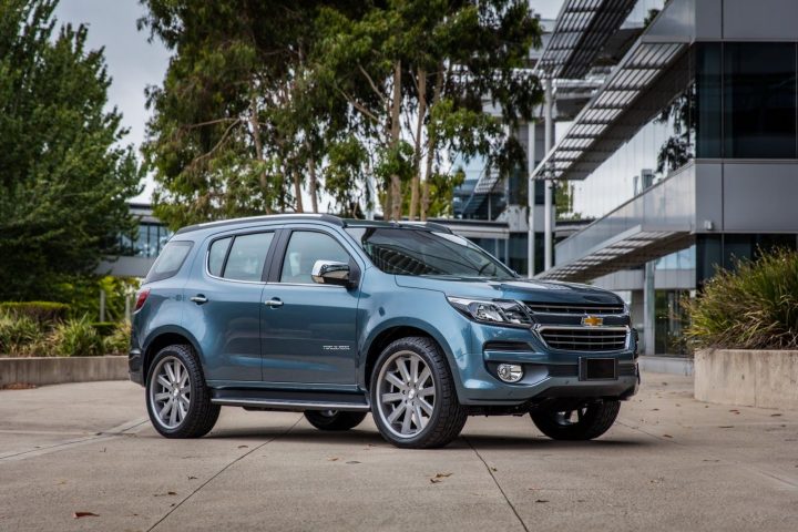 Upcoming Chevrolet Cars in India 2017-Chevrolet-Trailblazer-India-Images-Front-Angle-2